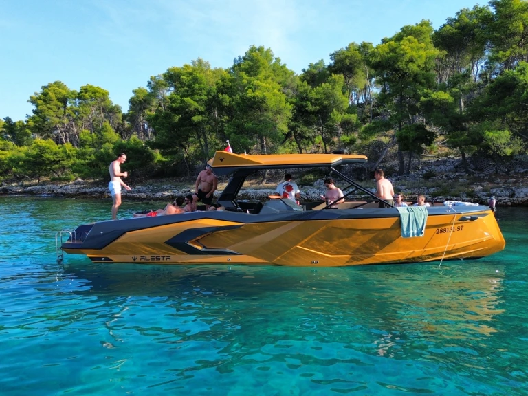 Motorboot mieten in Split - Alesta Marine Raptor parasailing