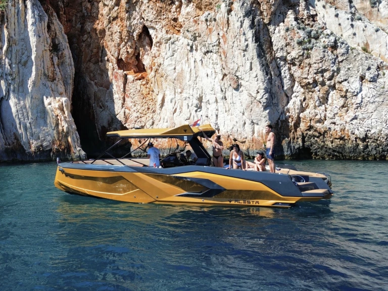 Motorboot mit oder ohne Skipper Alesta Marine mieten in Split