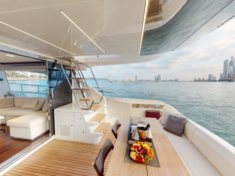 Ein Ferretti FERRETTI 670 mieten in Dubai Marina