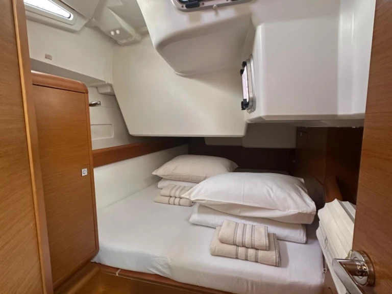 Segelboot mieten in Seget Donji zum besten Preis