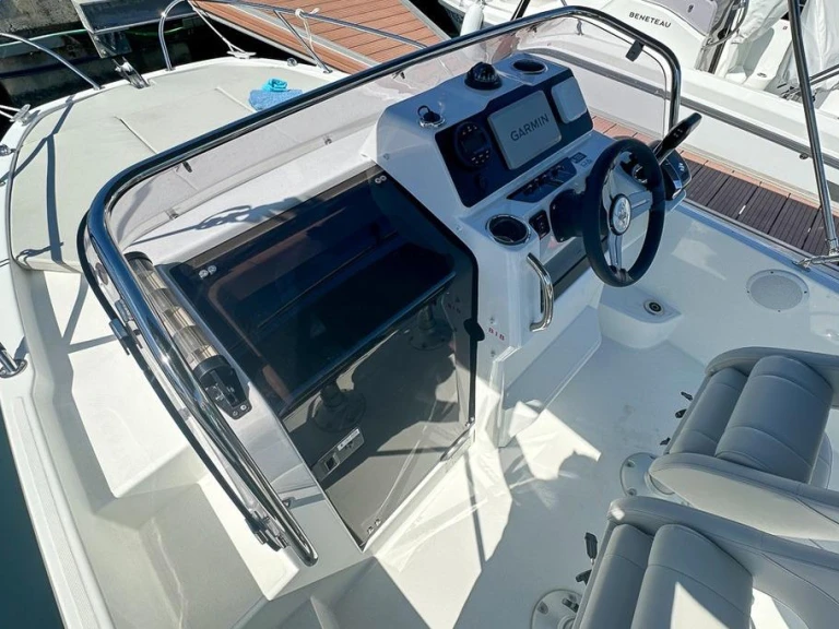 Motorboot mit oder ohne Skipper Bénéteau mieten in Cambrils