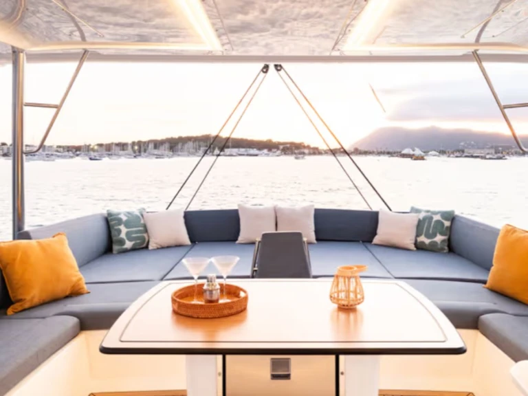 Boot mieten Raiatea Island günstig Bali 5.2 - 6 + 2 cab.