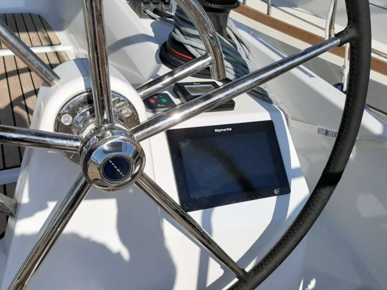 Ein Jeanneau Sun Odyssey 410 mieten in Bormes-les-Mimosas
