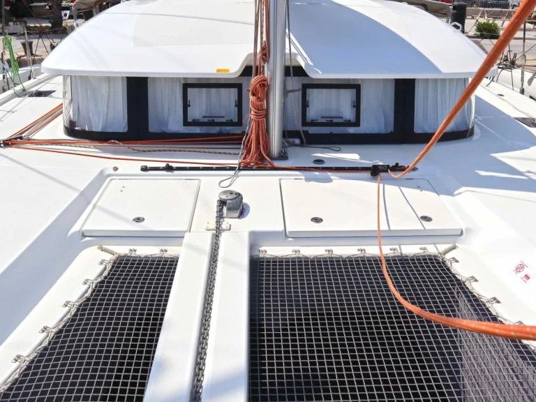 Katamaran mieten in Néa Péramos - Excess Excess 11 (6 cab.)