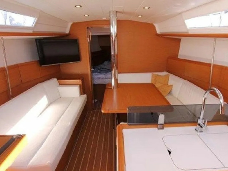 Jeanneau Sun Odyssey 379 (3 cab.) mieten Álimos