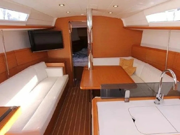 Jeanneau Sun Odyssey 379 (3 cab.) mieten Álimos