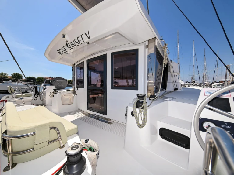 YachtCharter in Tivat - Bali Bali Catsmart (6 cab.) auf SamBoat