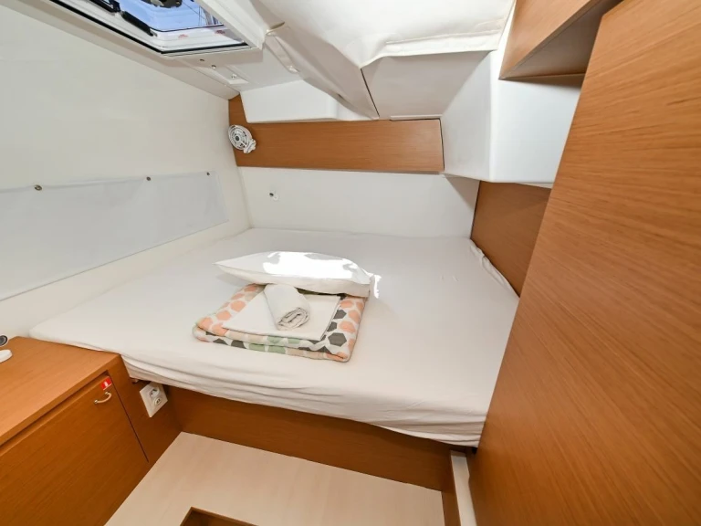 Excess Excess 11 (6 cab.) mieten Pula