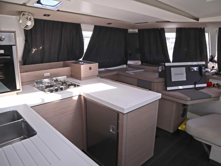 Katamaran mit oder ohne Skipper Fountaine Pajot mieten in Néa Péramos