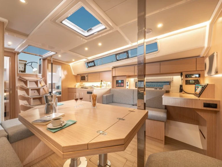YachtCharter in Lefkáda - Bavaria Bavaria C42 (3 cab.) auf SamBoat