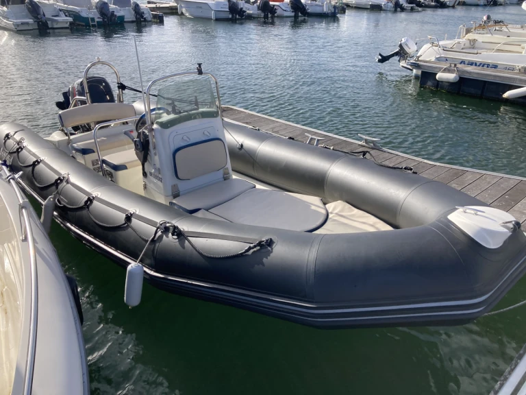 Bootsverleih Bombard Explorer 640 SB Larmor-Plage Samboat