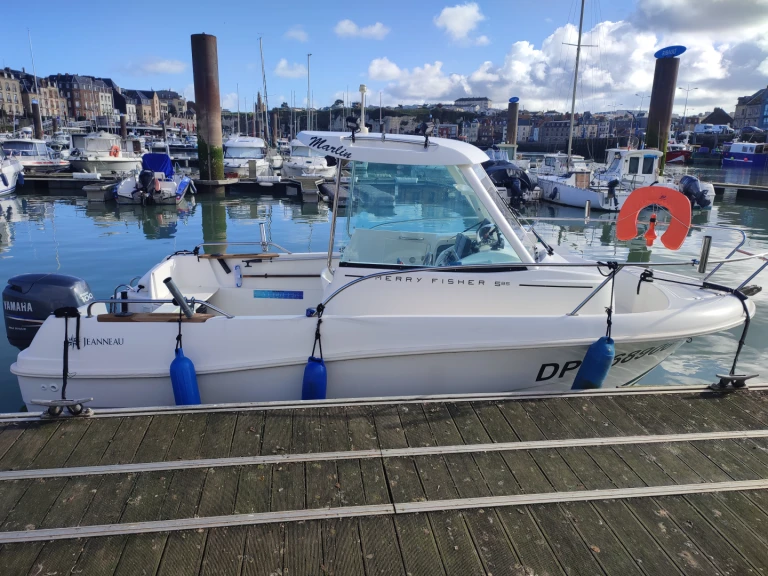 Motorboot mit oder ohne Skipper Jeanneau mieten in Dieppe