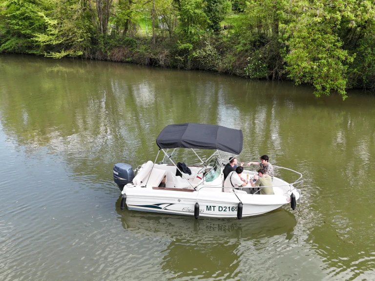 YachtCharter in Metz - Jeanneau Cap Camarat 515 auf SamBoat