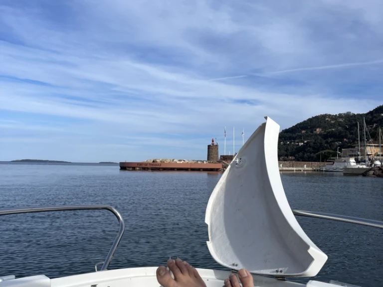 Motorboot mieten in Mandelieu-la-Napoule - Bénéteau Ombrine 630