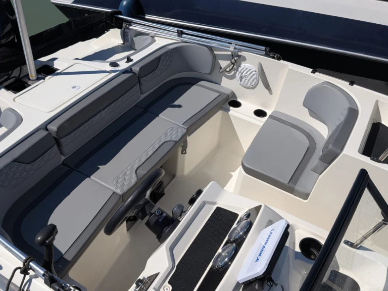 Motorboot mit oder ohne Skipper Bayliner mieten in La Rochelle