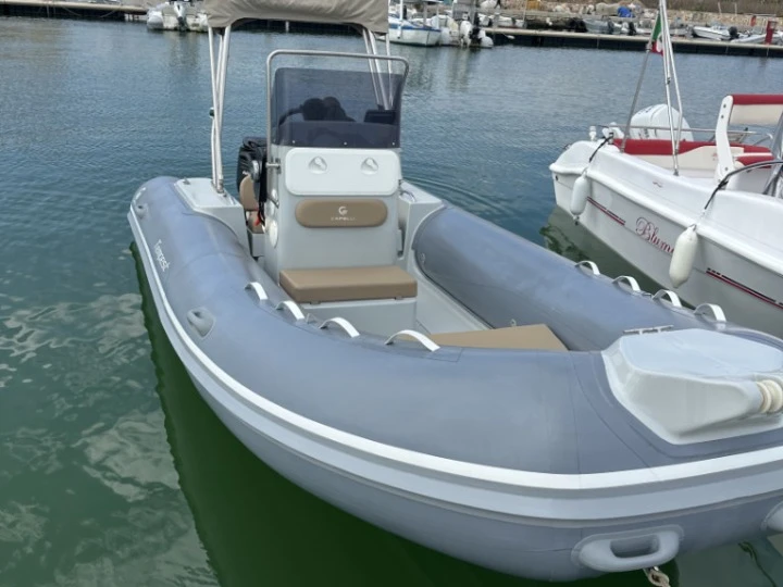 Schlauchboot mieten in Vieste zum besten Preis