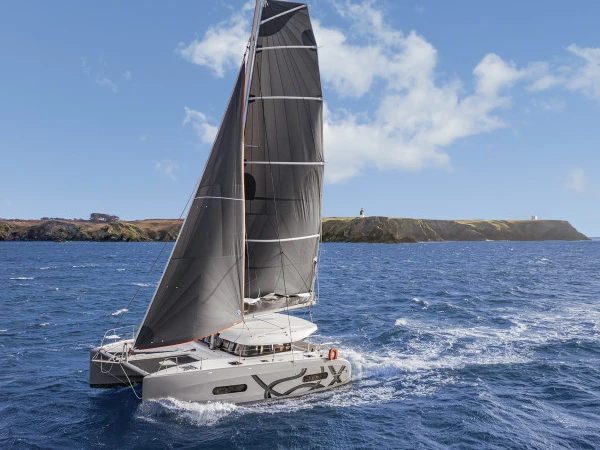 Katamaran mit oder ohne Skipper Bénéteau mieten in Le Marin