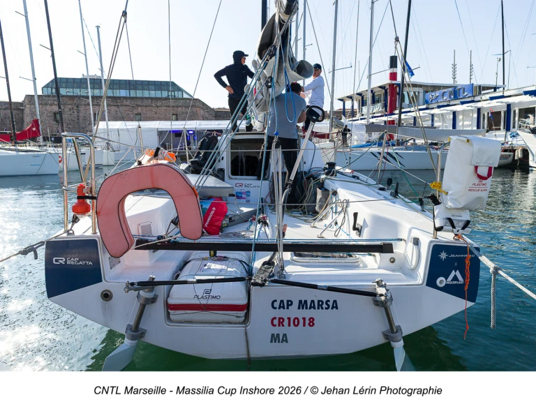 Ein Jeanneau sun fast 30 OD mieten in Marseille