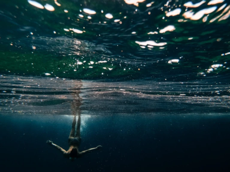 Poseidon Black Edition mieten Agía Kiriakí