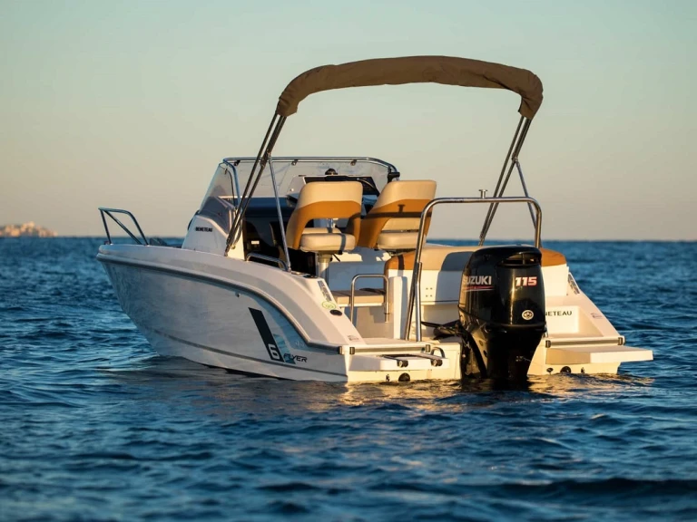 Motorboot mit oder ohne Skipper Bénéteau mieten in Port Olímpic of Barcelona