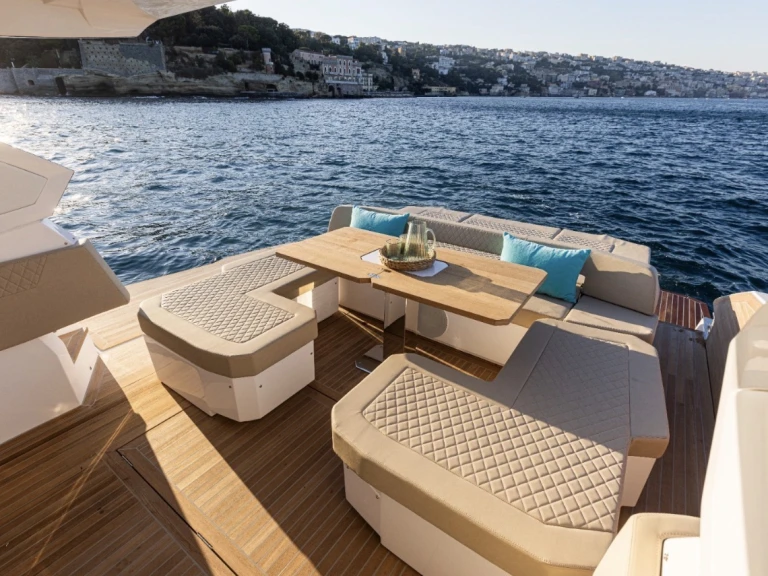 Motorboot mieten in Neapel zum besten Preis