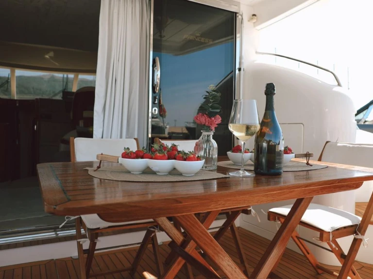 Bootsverleih Princess Princess 50 Fly Tivat Samboat
