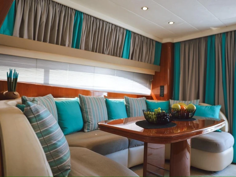 Motorboot mit oder ohne Skipper Princess mieten in Tivat