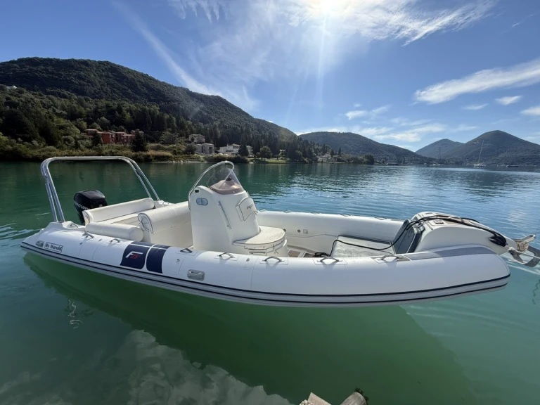 Ein Bwa  Flyer mieten in Anávyssos