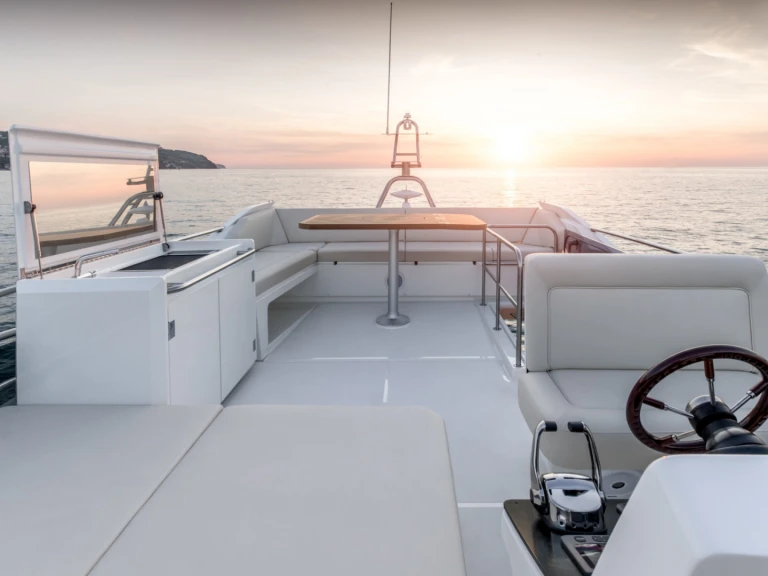 Boot mieten Saint-Raphaël günstig Greenline 45 Fly