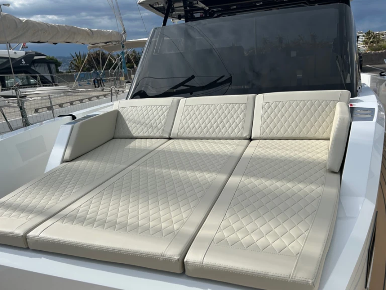 Yacht mit oder ohne Skipper De Antonio mieten in Antibes