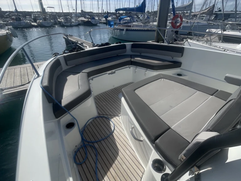 Motorboot mit oder ohne Skipper Jeanneau mieten in Saint-Quay-Portrieux