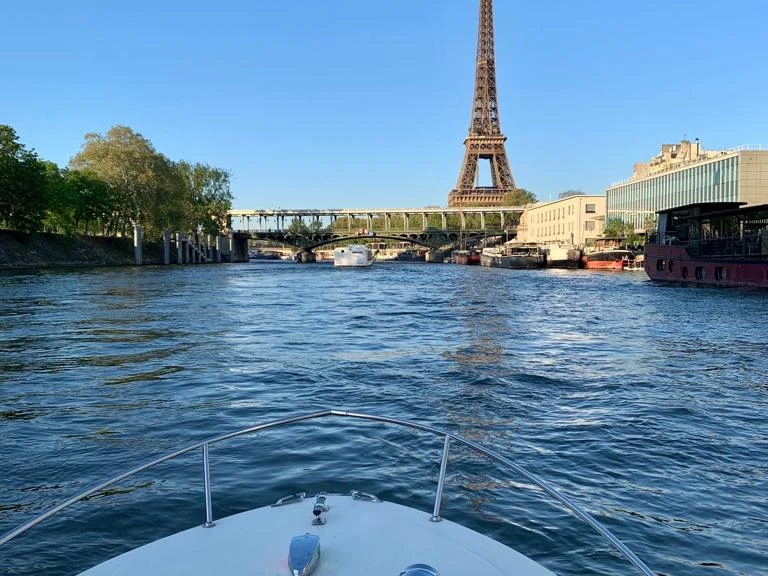Motorboot mieten in Paris zum besten Preis