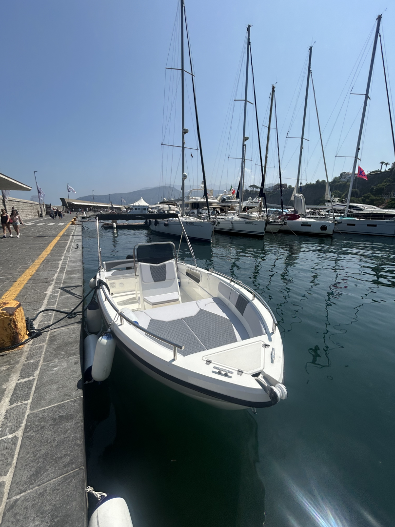Motorboot mieten in Sorrent - Teorema Teorema 20