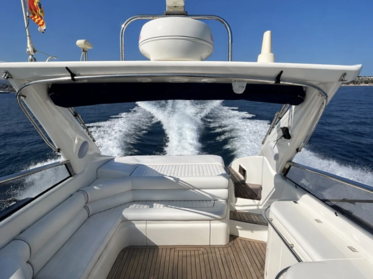 Vermietung Motorboot Sunseeker mit Führerschein