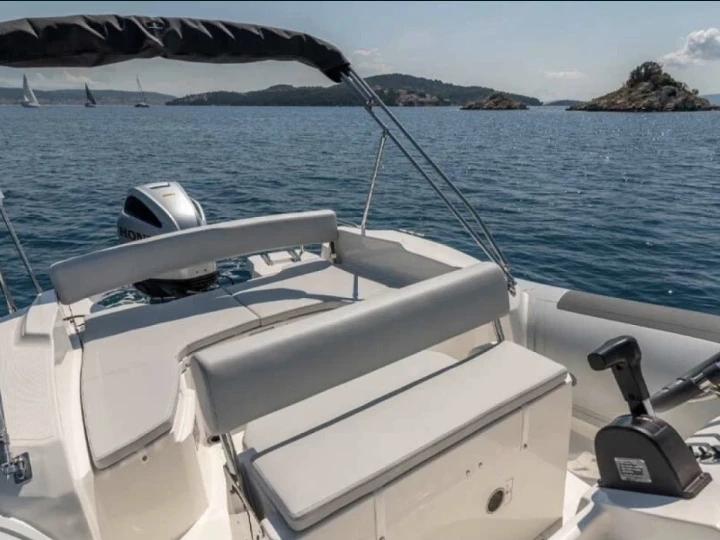 Bootsverleih Wellcraft Martinique 2600 Fréjus Samboat