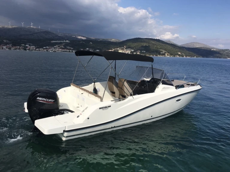 YachtCharter in Marseille - Quicksilver Activ 675 Sundeck auf SamBoat