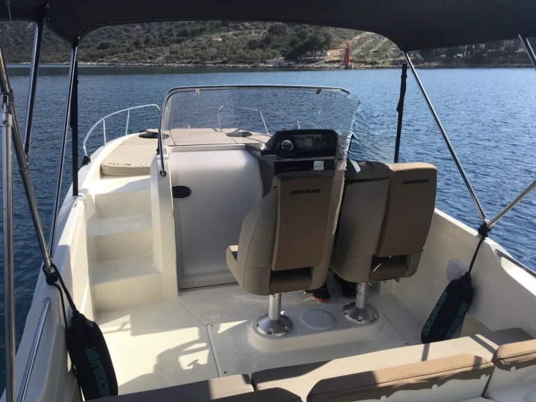 Bootsverleih Quicksilver Activ 675 Sundeck Marseille Samboat