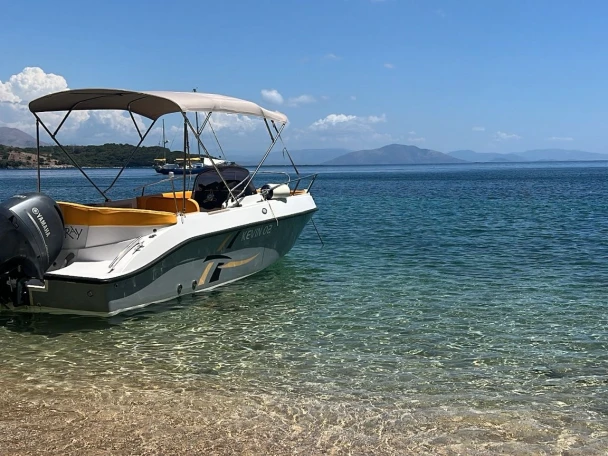 Ein Marinello 7.5m mieten in Ksamil