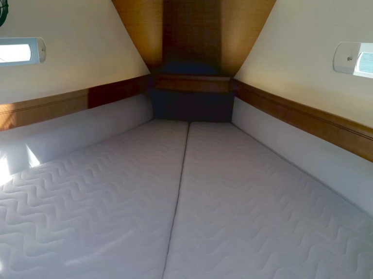 Segelboot mit oder ohne Skipper Jeanneau mieten in Agropoli