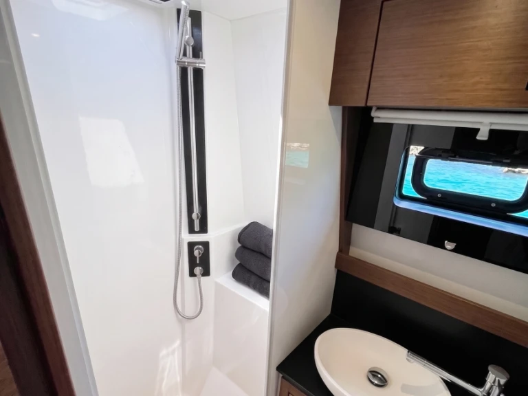 Katamaran mit oder ohne Skipper Nautitech mieten in Álimos