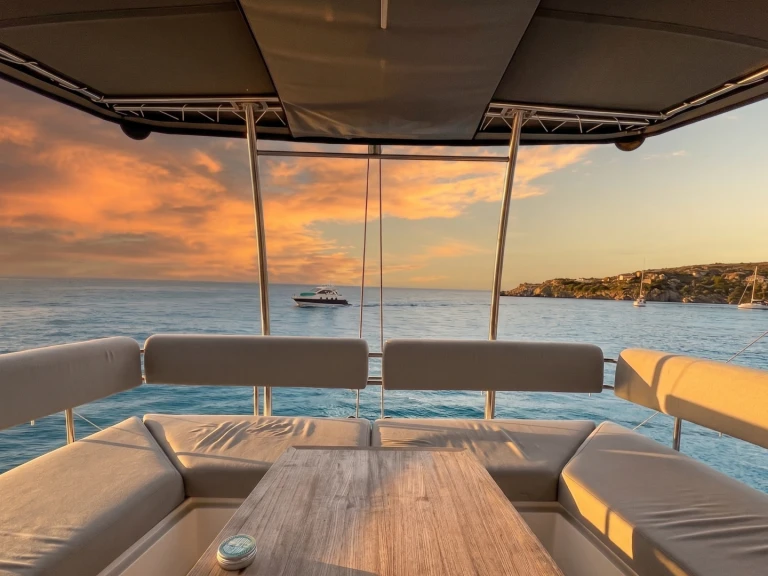 Boot mieten Álimos günstig Nautitech 46 Fly