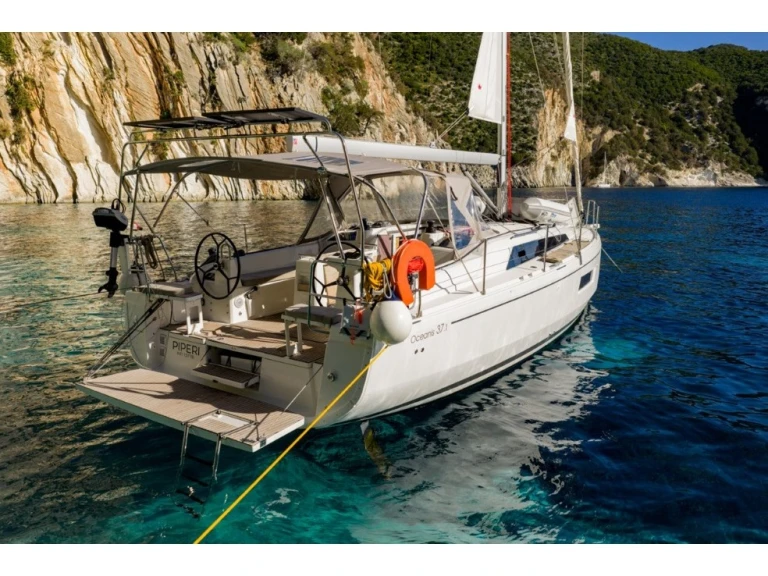 YachtCharter in Lefkáda - Bénéteau Oceanis 37.1 auf SamBoat