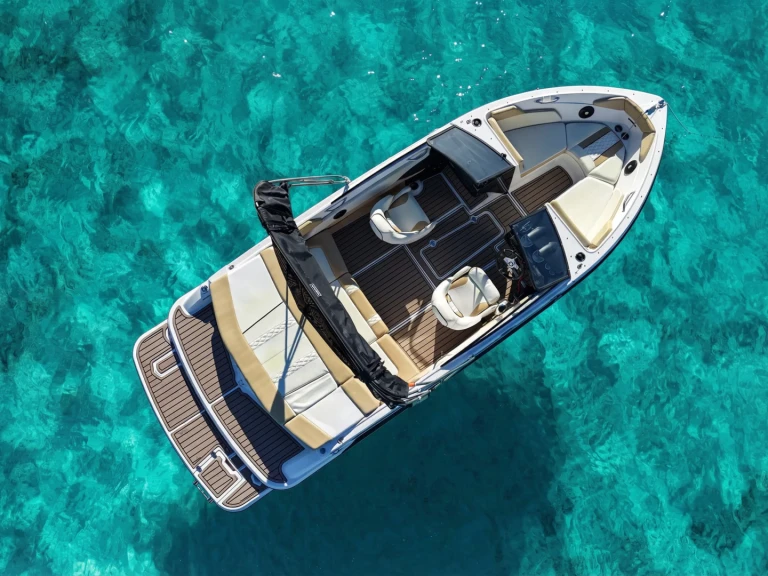 YachtCharter in Ibiza Town - Glastron GT 205 auf SamBoat