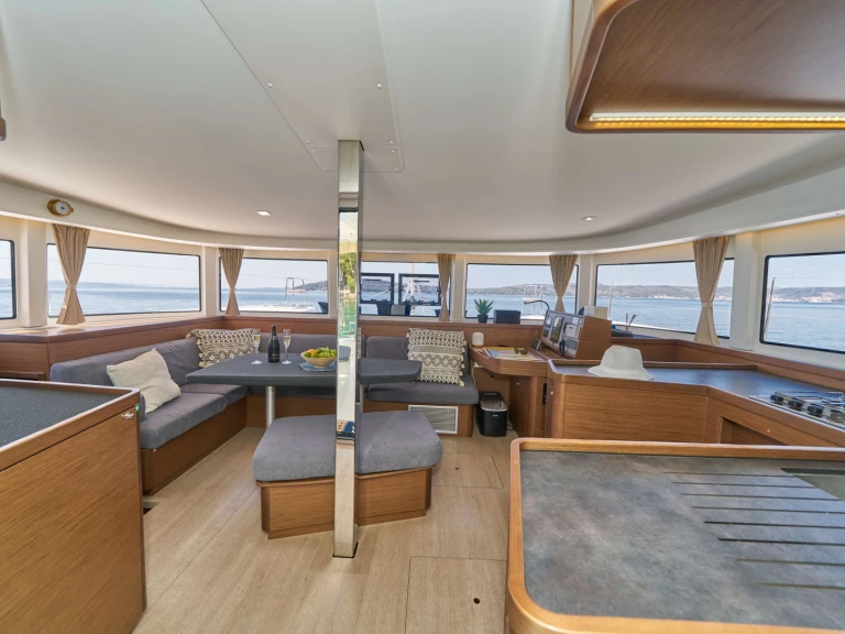 Bootsverleih Lagoon AURA Kaštel Gomilica Samboat