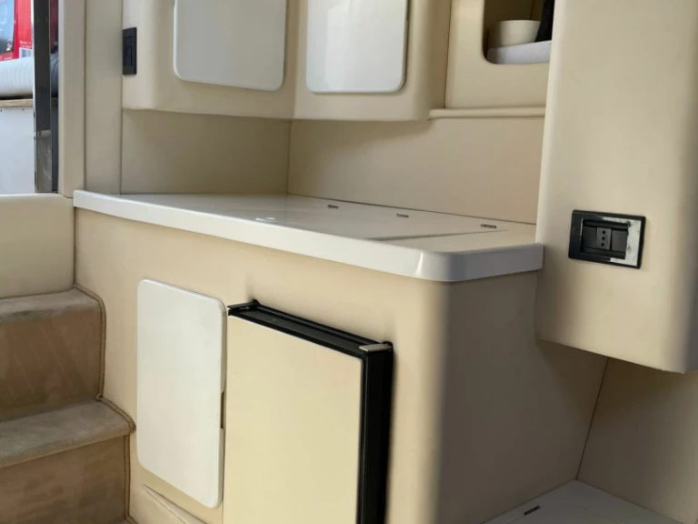 Vermietung Motorboot Gari Plast mit Führerschein