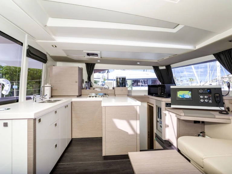 Katamaran mieten in Tortola - Fountaine Pajot Astrea 42