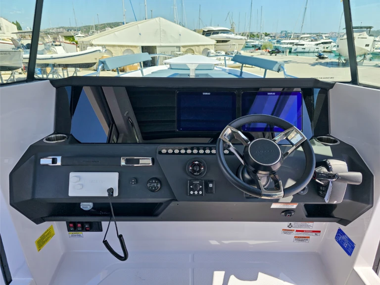 Motorboot mieten in Seget Donji zum besten Preis