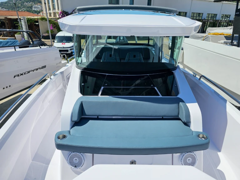 Ein Axopar Axopar 29 XC Cross Cabin mieten in Seget Donji