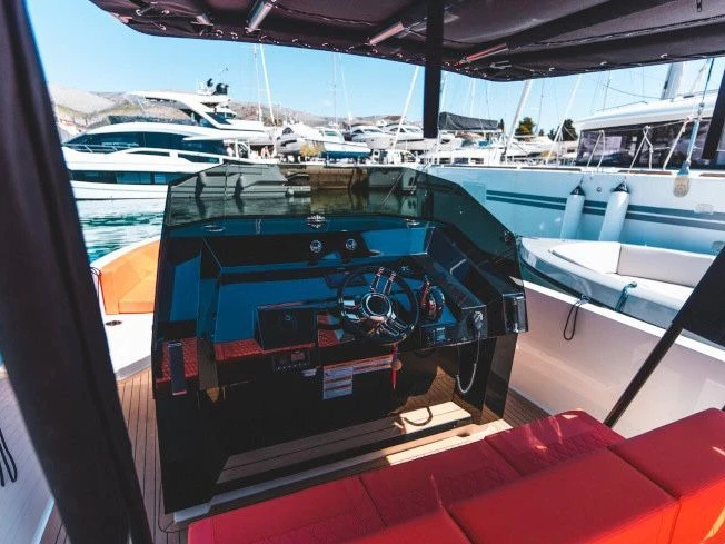 Motorboot mit oder ohne Skipper De Antonio mieten in Seget Donji