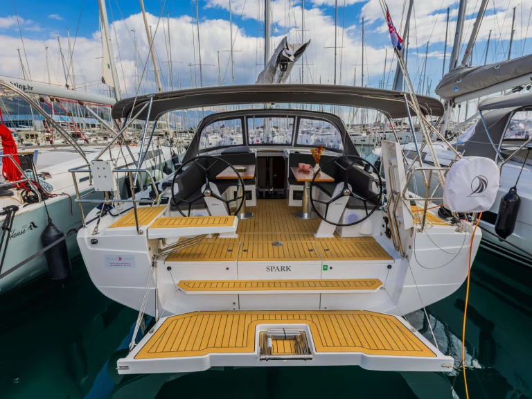 Segelboot mieten in Šibenik zum besten Preis